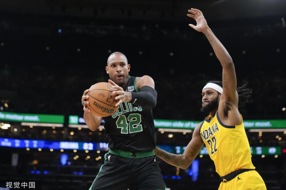 与此相对 与此相对